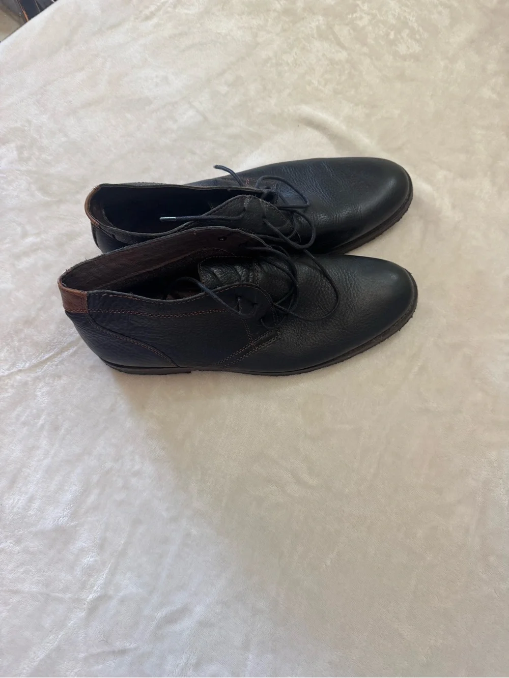 Johnston & Murphy Black Leather Chukka Boots with Brown Trim